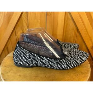 Skechers Air Cooled Black/White Knit  Flats Size 8